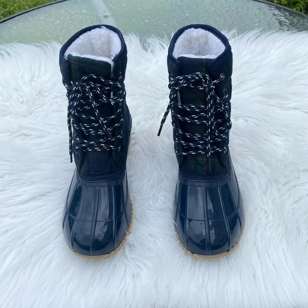 Navy blue quilted duck boots 10 tartan plaid white Sherpa fur lined winter boots
